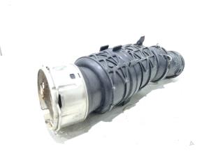 Gebruikte Intercooler Buis Volvo V90 II (PW) 2.0 B4 16V Mild Hybrid Prijs € 59,95 Margeregeling aangeboden door GEJO Revisie & Onderdelen BV