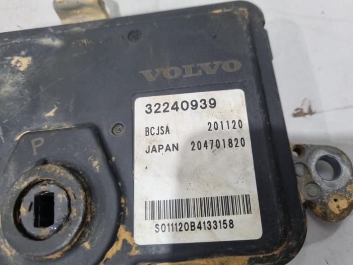 Computer Automatische Bak van een Volvo V90 II (PW) 2.0 B4 16V Mild Hybrid 2021