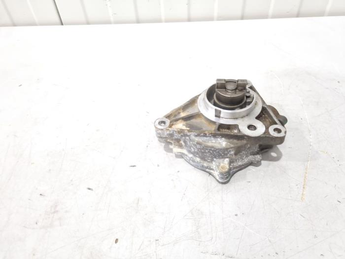 Gebruikte Vacuumpomp Rembekrachtiging Volvo V90 II (PW) 2.0 B4 16V Mild Hybrid Prijs € 40,00 Margeregeling aangeboden door GEJO Revisie & Onderdelen BV