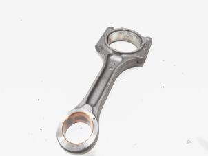 Gebruikte Drijfstang Volvo V90 II (PW) 2.0 B4 16V Mild Hybrid Prijs € 40,00 Margeregeling aangeboden door GEJO Revisie & Onderdelen BV