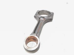 Gebruikte Drijfstang Volvo V90 II (PW) 2.0 B4 16V Mild Hybrid Prijs € 40,00 Margeregeling aangeboden door GEJO Revisie & Onderdelen BV