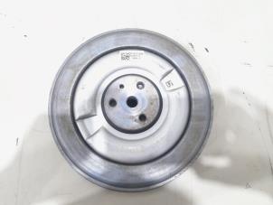 Gebruikte Krukas Poelie Volvo V90 II (PW) 2.0 B4 16V Mild Hybrid Prijs € 94,95 Margeregeling aangeboden door GEJO Revisie & Onderdelen BV