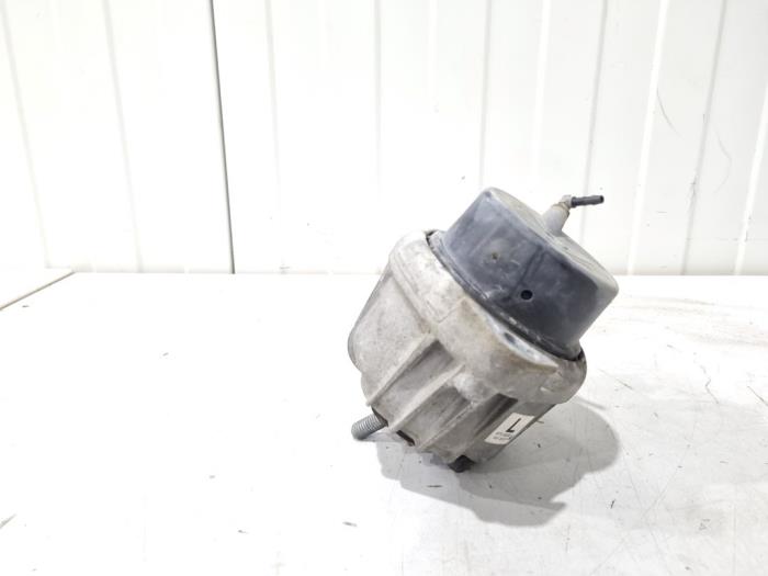 Gebruikte Motorrubber BMW X1 (E84) sDrive 18d 2.0 16V Prijs € 7,00 Margeregeling aangeboden door GEJO Revisie & Onderdelen BV