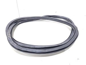 Gebruikte Deurrubber 4Deurs links-achter Audi A4 Avant (B9) 2.0 TDI Ultra 16V Prijs € 18,95 Margeregeling aangeboden door GEJO Revisie & Onderdelen BV