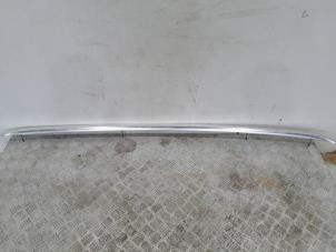 Gebruikte Dakrail rechts Audi A4 Avant (B9) 2.0 TDI Ultra 16V Prijs € 119,95 Margeregeling aangeboden door GEJO Revisie & Onderdelen BV