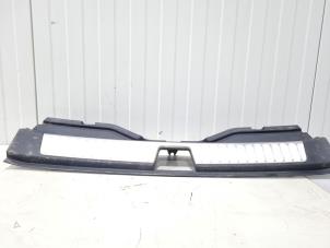 Gebruikte Bekleding achterinstap Lynk &amp; Co 01 1.5 PHEV Prijs € 44,95 Margeregeling aangeboden door GEJO Revisie & Onderdelen BV