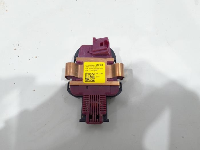 Gebruikte Regensensor Mercedes GLC (X253) 2.0 C-220d 16V 4-Matic Prijs € 30,00 Margeregeling aangeboden door GEJO Revisie & Onderdelen BV