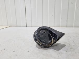 Gebruikte Claxon Mercedes GLC (X253) 2.0 C-220d 16V 4-Matic Prijs € 25,00 Margeregeling aangeboden door GEJO Revisie & Onderdelen BV