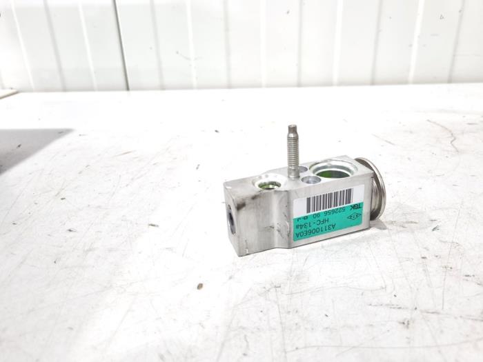 Gebruikte Airco expansieklep Fiat Doblo Cargo (263) 1.3 D Multijet Prijs € 19,00 Margeregeling aangeboden door GEJO Revisie & Onderdelen BV