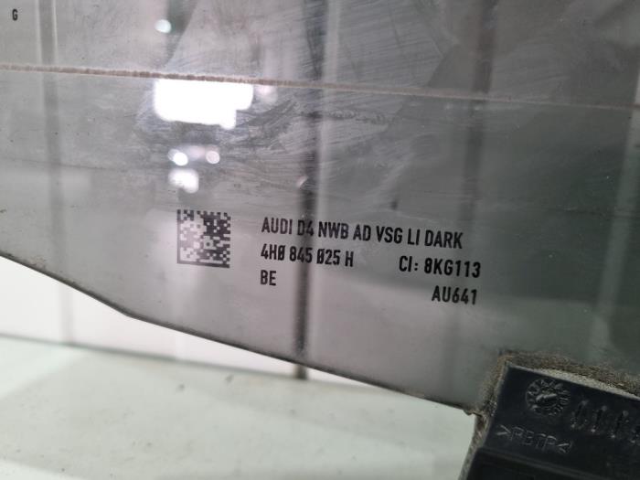 Portierruit 4Deurs links-achter van een Audi A8 (D4) 3.0 V6 24V TFSI Quattro 2016