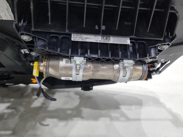 Dashboard van een Audi A8 (D4) 3.0 V6 24V TFSI Quattro 2016