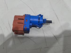 Gebruikte Remlicht Schakelaar Fiat Doblo Cargo (263) 1.3 D Multijet Prijs € 9,00 Margeregeling aangeboden door GEJO Revisie & Onderdelen BV