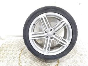 Gebruikte Velg + Band Audi A8 (D4) 3.0 V6 24V TFSI Quattro Prijs € 175,00 Margeregeling aangeboden door GEJO Revisie & Onderdelen BV