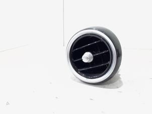 Gebruikte Luchtrooster Dashboard Mercedes GLC (X253) 2.0 C-220d 16V 4-Matic Prijs € 17,99 Margeregeling aangeboden door GEJO Revisie & Onderdelen BV