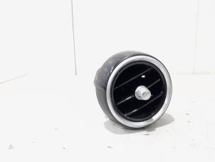 Gebruikte Luchtrooster Dashboard Mercedes GLC (X253) 2.0 C-220d 16V 4-Matic Prijs € 17,99 Margeregeling aangeboden door GEJO Revisie & Onderdelen BV