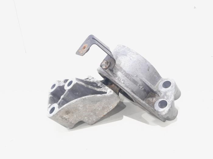 Gebruikte Motorrubber Fiat Doblo Cargo (263) 1.3 D Multijet Prijs € 20,00 Margeregeling aangeboden door GEJO Revisie & Onderdelen BV