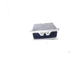 Gebruikte Asbak voor Audi A8 (D4) 3.0 V6 24V TFSI Quattro Prijs € 10,00 Margeregeling aangeboden door GEJO Revisie & Onderdelen BV