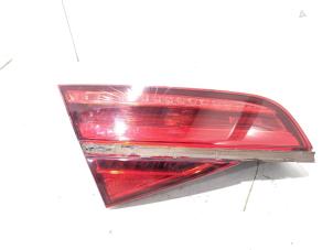 Gebruikte Achterlicht links Audi A8 (D4) 3.0 V6 24V TFSI Quattro Prijs € 134,95 Margeregeling aangeboden door GEJO Revisie & Onderdelen BV