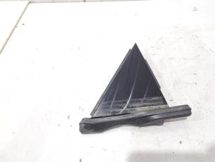 Gebruikte C-stijl afdekkap rechts Audi A8 (D4) 3.0 V6 24V TFSI Quattro Prijs € 20,00 Margeregeling aangeboden door GEJO Revisie & Onderdelen BV