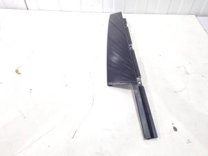 Gebruikte B-stijl sierlijst exterieur Audi A8 (D4) 3.0 V6 24V TFSI Quattro Prijs € 35,00 Margeregeling aangeboden door GEJO Revisie & Onderdelen BV