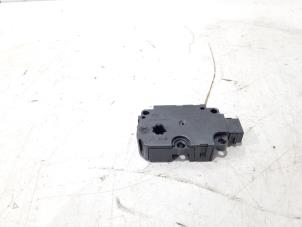 Gebruikte Kachelklep Motor Audi A8 (D4) 3.0 V6 24V TFSI Quattro Prijs € 4,50 Margeregeling aangeboden door GEJO Revisie & Onderdelen BV