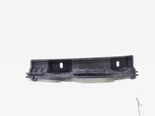 Gebruikte Bumpersteun links-achter Audi A8 (D4) 3.0 V6 24V TFSI Quattro Prijs € 3,00 Margeregeling aangeboden door GEJO Revisie & Onderdelen BV