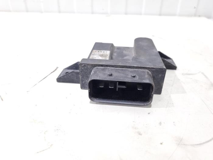 Brandstofpomp module van een Audi A8 (D4) 3.0 V6 24V TFSI Quattro 2016