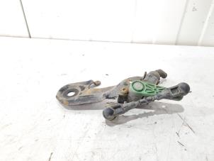 Gebruikte Xenon hoogteregelaar Audi A8 (D4) 3.0 V6 24V TFSI Quattro Prijs € 15,00 Margeregeling aangeboden door GEJO Revisie & Onderdelen BV