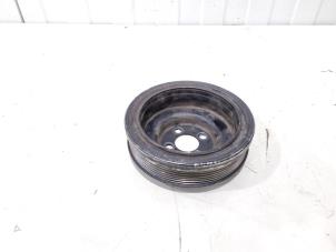 Gebruikte Krukas Poelie Audi A1 Sportback (8XA/8XF) 1.6 TDI 16V Prijs € 6,00 Margeregeling aangeboden door GEJO Revisie & Onderdelen BV