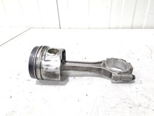 Gebruikte Drijfstang Audi A1 Sportback (8XA/8XF) 1.6 TDI 16V Prijs € 36,00 Margeregeling aangeboden door GEJO Revisie & Onderdelen BV