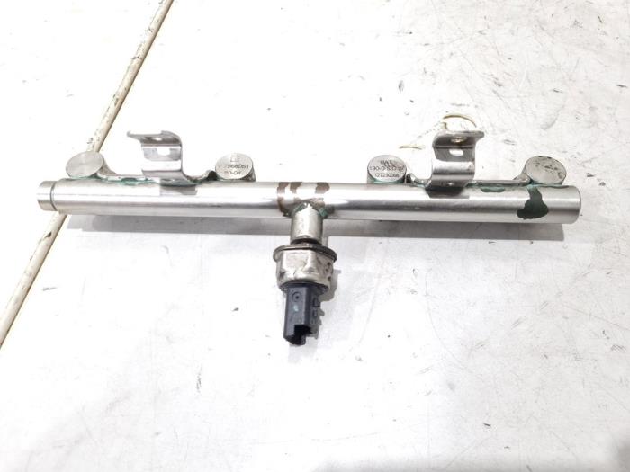 Gebruikte Injector brug Peugeot RCZ (4J) 1.6 16V THP Prijs € 29,00 Margeregeling aangeboden door GEJO Revisie & Onderdelen BV