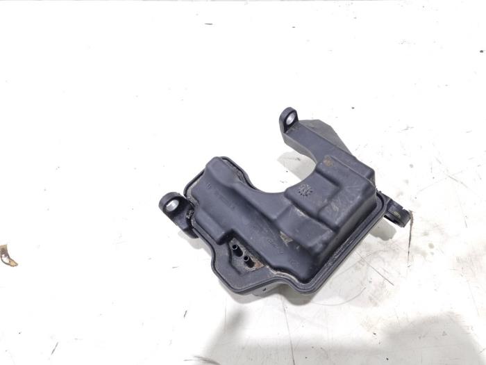 Gebruikte Carterventilatie Peugeot RCZ (4J) 1.6 16V THP Prijs € 30,00 Margeregeling aangeboden door GEJO Revisie & Onderdelen BV