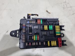 Gebruikte Zekeringkast BMW 1 serie (F21) 118i 1.5 TwinPower 12V Prijs € 12,00 Margeregeling aangeboden door GEJO Revisie & Onderdelen BV