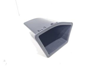 Gebruikte Opbergvak BMW 1 serie (F21) 118i 1.5 TwinPower 12V Prijs € 7,50 Margeregeling aangeboden door GEJO Revisie & Onderdelen BV