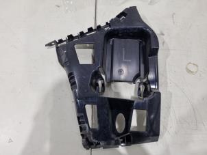 Gebruikte Bumpersteun links-achter BMW 1 serie (F21) 118i 1.5 TwinPower 12V Prijs € 17,99 Margeregeling aangeboden door GEJO Revisie & Onderdelen BV