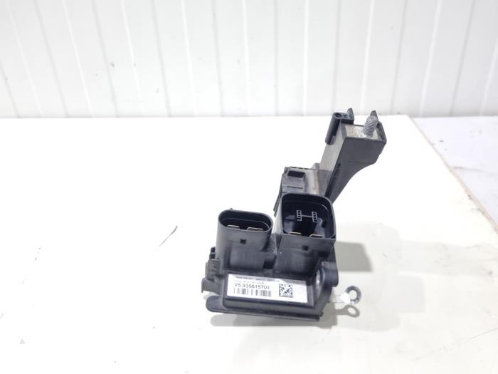 Gebruikte Delco BMW 1 serie (F21) 118i 1.5 TwinPower 12V Prijs € 18,00 Margeregeling aangeboden door GEJO Revisie & Onderdelen BV