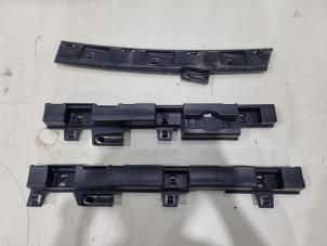 Gebruikte Steun (diversen) BMW 1 serie (F21) 118i 1.5 TwinPower 12V Prijs € 29,00 Margeregeling aangeboden door GEJO Revisie & Onderdelen BV