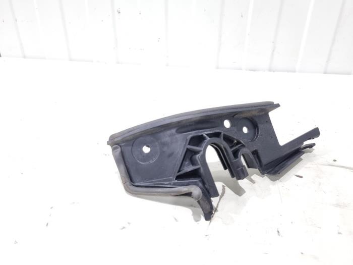 Gebruikte Diversen BMW 1 serie (F21) 118i 1.5 TwinPower 12V Prijs € 5,00 Margeregeling aangeboden door GEJO Revisie & Onderdelen BV