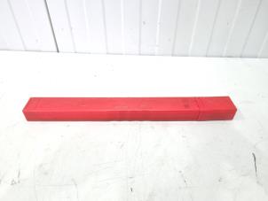 Gebruikte Gevarendriehoek Volvo XC60 II (UZ) 2.0 T6 16V Recharge, Twin Engine AWD Prijs € 10,00 Margeregeling aangeboden door GEJO Revisie & Onderdelen BV