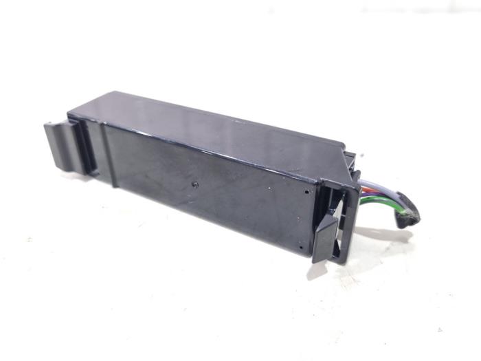 Support accu van een Volvo XC60 II (UZ) 2.0 T6 16V Recharge, Twin Engine AWD 2024