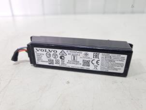 Gebruikte Support accu Volvo XC60 II (UZ) 2.0 T6 16V Recharge, Twin Engine AWD Prijs € 24,00 Margeregeling aangeboden door GEJO Revisie & Onderdelen BV