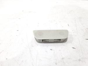 Gebruikte Microfoon Volvo XC60 II (UZ) 2.0 T6 16V Recharge, Twin Engine AWD Prijs € 20,00 Margeregeling aangeboden door GEJO Revisie & Onderdelen BV