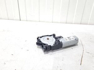 Gebruikte Schuifdak Motor Volvo XC60 II (UZ) 2.0 T6 16V Recharge, Twin Engine AWD Prijs € 74,00 Margeregeling aangeboden door GEJO Revisie & Onderdelen BV