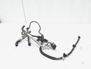 Gebruikte Brandstofleiding Mercedes ML II (164/4JG) 3.0 ML-320 CDI 4-Matic V6 24V Prijs € 35,00 Margeregeling aangeboden door GEJO Revisie & Onderdelen BV