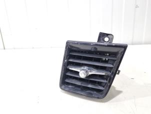 Gebruikte Luchtrooster Dashboard Volvo S90 II 2.0 T8 Twin Engine 16V AWD Prijs € 24,00 Margeregeling aangeboden door GEJO Revisie & Onderdelen BV