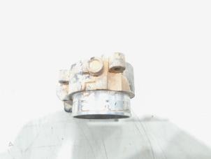 Gebruikte Gasklephuis Volvo S90 II 2.0 T8 Twin Engine 16V AWD Prijs € 40,00 Margeregeling aangeboden door GEJO Revisie & Onderdelen BV