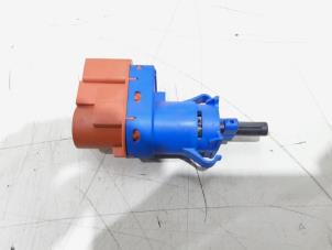 Gebruikte Remlicht Schakelaar Fiat Doblo Cargo (263) 1.3 D Multijet Prijs € 9,00 Margeregeling aangeboden door GEJO Revisie & Onderdelen BV