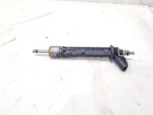 Gebruikte Injector (benzine injectie) Mercedes C (W206) C-300 2.0 EQ Boost Turbo Prijs € 99,00 Margeregeling aangeboden door GEJO Revisie & Onderdelen BV