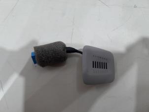 Gebruikte Microfoon BMW 2 serie Active Tourer (F45) 218i 1.5 TwinPower Turbo 12V Prijs € 8,00 Margeregeling aangeboden door GEJO Revisie & Onderdelen BV