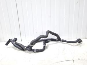 Gebruikte Koelwaterslang BMW 2 serie Active Tourer (F45) 218i 1.5 TwinPower Turbo 12V Prijs € 30,00 Margeregeling aangeboden door GEJO Revisie & Onderdelen BV
